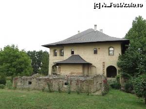 [P16] Casa Domnească de la Mănăstirea Galata (refăcută).  » foto by tata123 🔱
 - 
<span class="allrVoted glyphicon glyphicon-heart hidden" id="av690398"></span>
<a class="m-l-10 hidden" id="sv690398" onclick="voting_Foto_DelVot(,690398,24312)" role="button">șterge vot <span class="glyphicon glyphicon-remove"></span></a>
<a id="v9690398" class=" c-red"  onclick="voting_Foto_SetVot(690398)" role="button"><span class="glyphicon glyphicon-heart-empty"></span> <b>LIKE</b> = Votează poza</a> <img class="hidden"  id="f690398W9" src="/imagini/loader.gif" border="0" /><span class="AjErrMes hidden" id="e690398ErM"></span>