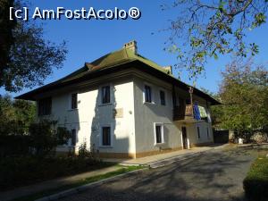 [P05] Casa parohială, sediul primei Școli de fete din Moldova (1834) - Biserica Bărboi, Iași.  » foto by tata123 🔱
 - 
<span class="allrVoted glyphicon glyphicon-heart hidden" id="av1007867"></span>
<a class="m-l-10 hidden" id="sv1007867" onclick="voting_Foto_DelVot(,1007867,24312)" role="button">șterge vot <span class="glyphicon glyphicon-remove"></span></a>
<a id="v91007867" class=" c-red"  onclick="voting_Foto_SetVot(1007867)" role="button"><span class="glyphicon glyphicon-heart-empty"></span> <b>LIKE</b> = Votează poza</a> <img class="hidden"  id="f1007867W9" src="/imagini/loader.gif" border="0" /><span class="AjErrMes hidden" id="e1007867ErM"></span>