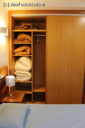 [P16] Insula Faial, Horta, Pensiunea Monte da Guia, ... și pături și pilote.... » foto by mprofeanu
 - 
<span class="allrVoted glyphicon glyphicon-heart hidden" id="av1011364"></span>
<a class="m-l-10 hidden" id="sv1011364" onclick="voting_Foto_DelVot(,1011364,24353)" role="button">șterge vot <span class="glyphicon glyphicon-remove"></span></a>
<a id="v91011364" class=" c-red"  onclick="voting_Foto_SetVot(1011364)" role="button"><span class="glyphicon glyphicon-heart-empty"></span> <b>LIKE</b> = Votează poza</a> <img class="hidden"  id="f1011364W9" src="/imagini/loader.gif" border="0" /><span class="AjErrMes hidden" id="e1011364ErM"></span>