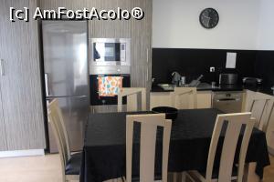 [P23] Insula Faial, Horta, Pensiunea Monte da Guia, Bucătăria de la parter unde am locuit, bine echipată » foto by mprofeanu
 - 
<span class="allrVoted glyphicon glyphicon-heart hidden" id="av1011371"></span>
<a class="m-l-10 hidden" id="sv1011371" onclick="voting_Foto_DelVot(,1011371,24353)" role="button">șterge vot <span class="glyphicon glyphicon-remove"></span></a>
<a id="v91011371" class=" c-red"  onclick="voting_Foto_SetVot(1011371)" role="button"><span class="glyphicon glyphicon-heart-empty"></span> <b>LIKE</b> = Votează poza</a> <img class="hidden"  id="f1011371W9" src="/imagini/loader.gif" border="0" /><span class="AjErrMes hidden" id="e1011371ErM"></span>