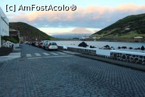 [P35] Insula Faial, Horta, Vedere din fața Pensiunii Monte da Guia, peste ocean, la Insula și Vârful Pico în nori spre înserare » foto by mprofeanu
 - 
<span class="allrVoted glyphicon glyphicon-heart hidden" id="av1011383"></span>
<a class="m-l-10 hidden" id="sv1011383" onclick="voting_Foto_DelVot(,1011383,24353)" role="button">șterge vot <span class="glyphicon glyphicon-remove"></span></a>
<a id="v91011383" class=" c-red"  onclick="voting_Foto_SetVot(1011383)" role="button"><span class="glyphicon glyphicon-heart-empty"></span> <b>LIKE</b> = Votează poza</a> <img class="hidden"  id="f1011383W9" src="/imagini/loader.gif" border="0" /><span class="AjErrMes hidden" id="e1011383ErM"></span>