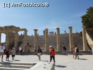 [P28] Aceleaşi scări impozante ce duc la nivelul cel mai de sus şi colonada de la baza lor aflată la nivelul de mijloc » foto by irinad
 - 
<span class="allrVoted glyphicon glyphicon-heart hidden" id="av1057109"></span>
<a class="m-l-10 hidden" id="sv1057109" onclick="voting_Foto_DelVot(,1057109,24422)" role="button">șterge vot <span class="glyphicon glyphicon-remove"></span></a>
<a id="v91057109" class=" c-red"  onclick="voting_Foto_SetVot(1057109)" role="button"><span class="glyphicon glyphicon-heart-empty"></span> <b>LIKE</b> = Votează poza</a> <img class="hidden"  id="f1057109W9" src="/imagini/loader.gif" border="0" /><span class="AjErrMes hidden" id="e1057109ErM"></span>