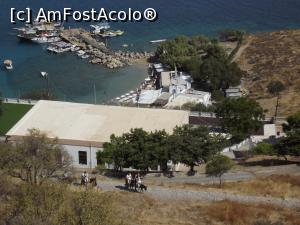 [P30] Măgarii îşi cară clienţii iar în plan îndepărtat se vede plaja Pallas » foto by irinad
 - 
<span class="allrVoted glyphicon glyphicon-heart hidden" id="av1057111"></span>
<a class="m-l-10 hidden" id="sv1057111" onclick="voting_Foto_DelVot(,1057111,24422)" role="button">șterge vot <span class="glyphicon glyphicon-remove"></span></a>
<a id="v91057111" class=" c-red"  onclick="voting_Foto_SetVot(1057111)" role="button"><span class="glyphicon glyphicon-heart-empty"></span> <b>LIKE</b> = Votează poza</a> <img class="hidden"  id="f1057111W9" src="/imagini/loader.gif" border="0" /><span class="AjErrMes hidden" id="e1057111ErM"></span>