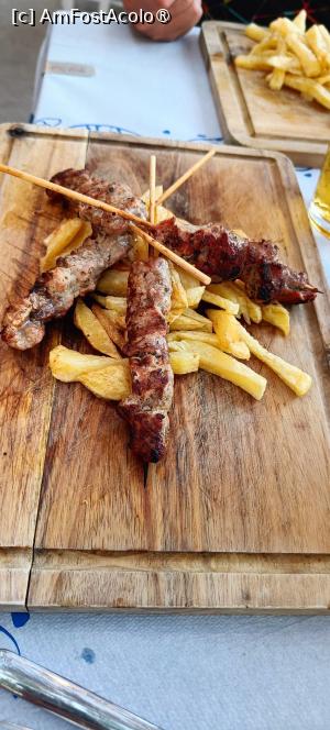 [P15] Souvlaki - porție. » foto by tata123 🔱
 - 
<span class="allrVoted glyphicon glyphicon-heart hidden" id="av1489782"></span>
<a class="m-l-10 hidden" id="sv1489782" onclick="voting_Foto_DelVot(,1489782,24481)" role="button">șterge vot <span class="glyphicon glyphicon-remove"></span></a>
<a id="v91489782" class=" c-red"  onclick="voting_Foto_SetVot(1489782)" role="button"><span class="glyphicon glyphicon-heart-empty"></span> <b>LIKE</b> = Votează poza</a> <img class="hidden"  id="f1489782W9" src="/imagini/loader.gif" border="0" /><span class="AjErrMes hidden" id="e1489782ErM"></span>