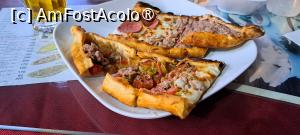 [P19] Pide combinată carne și brânză,  locanta Erdoğan Kebap » foto by irinad
 - 
<span class="allrVoted glyphicon glyphicon-heart hidden" id="av1483246"></span>
<a class="m-l-10 hidden" id="sv1483246" onclick="voting_Foto_DelVot(,1483246,24491)" role="button">șterge vot <span class="glyphicon glyphicon-remove"></span></a>
<a id="v91483246" class=" c-red"  onclick="voting_Foto_SetVot(1483246)" role="button"><span class="glyphicon glyphicon-heart-empty"></span> <b>LIKE</b> = Votează poza</a> <img class="hidden"  id="f1483246W9" src="/imagini/loader.gif" border="0" /><span class="AjErrMes hidden" id="e1483246ErM"></span>