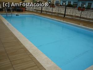 [P03] Piscina sus pe acoperis » foto by Nicu
 - 
<span class="allrVoted glyphicon glyphicon-heart hidden" id="av1027106"></span>
<a class="m-l-10 hidden" id="sv1027106" onclick="voting_Foto_DelVot(,1027106,24535)" role="button">șterge vot <span class="glyphicon glyphicon-remove"></span></a>
<a id="v91027106" class=" c-red"  onclick="voting_Foto_SetVot(1027106)" role="button"><span class="glyphicon glyphicon-heart-empty"></span> <b>LIKE</b> = Votează poza</a> <img class="hidden"  id="f1027106W9" src="/imagini/loader.gif" border="0" /><span class="AjErrMes hidden" id="e1027106ErM"></span>