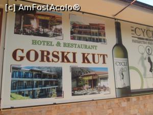 [P01] Family Hotel Gorski Kut- Un panou publicitar de mari dimensiuni semnalizeaza prezenta hotelului.  » foto by Floria
 - 
<span class="allrVoted glyphicon glyphicon-heart hidden" id="av1029134"></span>
<a class="m-l-10 hidden" id="sv1029134" onclick="voting_Foto_DelVot(,1029134,24563)" role="button">șterge vot <span class="glyphicon glyphicon-remove"></span></a>
<a id="v91029134" class=" c-red"  onclick="voting_Foto_SetVot(1029134)" role="button"><span class="glyphicon glyphicon-heart-empty"></span> <b>LIKE</b> = Votează poza</a> <img class="hidden"  id="f1029134W9" src="/imagini/loader.gif" border="0" /><span class="AjErrMes hidden" id="e1029134ErM"></span>