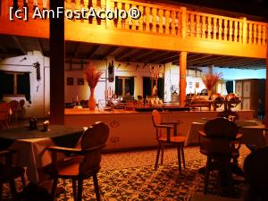 [P16] La restaurant; vedere de la masa noastră în prima seară » foto by crismis
 - 
<span class="allrVoted glyphicon glyphicon-heart hidden" id="av1219578"></span>
<a class="m-l-10 hidden" id="sv1219578" onclick="voting_Foto_DelVot(,1219578,24571)" role="button">șterge vot <span class="glyphicon glyphicon-remove"></span></a>
<a id="v91219578" class=" c-red"  onclick="voting_Foto_SetVot(1219578)" role="button"><span class="glyphicon glyphicon-heart-empty"></span> <b>LIKE</b> = Votează poza</a> <img class="hidden"  id="f1219578W9" src="/imagini/loader.gif" border="0" /><span class="AjErrMes hidden" id="e1219578ErM"></span>