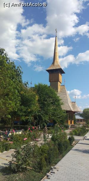 [P15] Schitul Crucii, Izvorul Tămăduirii, Mănăstirea Coșlogeni » foto by Mioritik
 - 
<span class="allrVoted glyphicon glyphicon-heart hidden" id="av1244343"></span>
<a class="m-l-10 hidden" id="sv1244343" onclick="voting_Foto_DelVot(,1244343,24699)" role="button">șterge vot <span class="glyphicon glyphicon-remove"></span></a>
<a id="v91244343" class=" c-red"  onclick="voting_Foto_SetVot(1244343)" role="button"><span class="glyphicon glyphicon-heart-empty"></span> <b>LIKE</b> = Votează poza</a> <img class="hidden"  id="f1244343W9" src="/imagini/loader.gif" border="0" /><span class="AjErrMes hidden" id="e1244343ErM"></span>