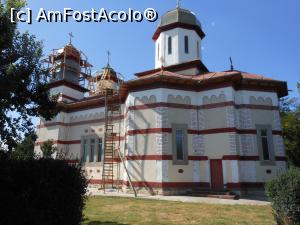 [P22] Mănăstirea Radu Negru - Biserica Sf. Mare Mucenic Gheorghe.  » foto by iulianic
 - 
<span class="allrVoted glyphicon glyphicon-heart hidden" id="av1041494"></span>
<a class="m-l-10 hidden" id="sv1041494" onclick="voting_Foto_DelVot(,1041494,24699)" role="button">șterge vot <span class="glyphicon glyphicon-remove"></span></a>
<a id="v91041494" class=" c-red"  onclick="voting_Foto_SetVot(1041494)" role="button"><span class="glyphicon glyphicon-heart-empty"></span> <b>LIKE</b> = Votează poza</a> <img class="hidden"  id="f1041494W9" src="/imagini/loader.gif" border="0" /><span class="AjErrMes hidden" id="e1041494ErM"></span>