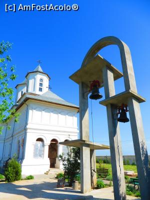 [P03] Biserica „Sf. Andrei” din Frunzănești-Fundeni.  » foto by tata123 🔱
 - 
<span class="allrVoted glyphicon glyphicon-heart hidden" id="av776070"></span>
<a class="m-l-10 hidden" id="sv776070" onclick="voting_Foto_DelVot(,776070,24699)" role="button">șterge vot <span class="glyphicon glyphicon-remove"></span></a>
<a id="v9776070" class=" c-red"  onclick="voting_Foto_SetVot(776070)" role="button"><span class="glyphicon glyphicon-heart-empty"></span> <b>LIKE</b> = Votează poza</a> <img class="hidden"  id="f776070W9" src="/imagini/loader.gif" border="0" /><span class="AjErrMes hidden" id="e776070ErM"></span>