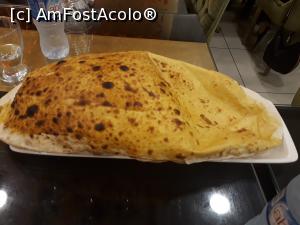 [P27] Pide Salonu din Bolu - are o denumire pita asta dar nu mi-o mai amintesc. Abia scoasă din cuptor, aproape ne-am săturat până a venit mâncarea.  » foto by Aurici
 - 
<span class="allrVoted glyphicon glyphicon-heart hidden" id="av1044616"></span>
<a class="m-l-10 hidden" id="sv1044616" onclick="voting_Foto_DelVot(,1044616,24731)" role="button">șterge vot <span class="glyphicon glyphicon-remove"></span></a>
<a id="v91044616" class=" c-red"  onclick="voting_Foto_SetVot(1044616)" role="button"><span class="glyphicon glyphicon-heart-empty"></span> <b>LIKE</b> = Votează poza</a> <img class="hidden"  id="f1044616W9" src="/imagini/loader.gif" border="0" /><span class="AjErrMes hidden" id="e1044616ErM"></span>