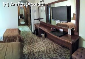 [P05] Agacli Tesisleri Ihlara Hotel: camera noastră văzută din alt unghi. Se remarcă ușa cu ornamente din lemn și oglindă.  » foto by mariana.olaru
 - 
<span class="allrVoted glyphicon glyphicon-heart hidden" id="av1048321"></span>
<a class="m-l-10 hidden" id="sv1048321" onclick="voting_Foto_DelVot(,1048321,24790)" role="button">șterge vot <span class="glyphicon glyphicon-remove"></span></a>
<a id="v91048321" class=" c-red"  onclick="voting_Foto_SetVot(1048321)" role="button"><span class="glyphicon glyphicon-heart-empty"></span> <b>LIKE</b> = Votează poza</a> <img class="hidden"  id="f1048321W9" src="/imagini/loader.gif" border="0" /><span class="AjErrMes hidden" id="e1048321ErM"></span>