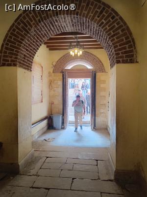 [P03] Cairo, Cartierul Copt, Biserica Coptă Sf. Gheorghe, Holul spre Paraclis văzut dinspre intrare » foto by mprofeanu
 - 
<span class="allrVoted glyphicon glyphicon-heart hidden" id="av1532062"></span>
<a class="m-l-10 hidden" id="sv1532062" onclick="voting_Foto_DelVot(,1532062,24800)" role="button">șterge vot <span class="glyphicon glyphicon-remove"></span></a>
<a id="v91532062" class=" c-red"  onclick="voting_Foto_SetVot(1532062)" role="button"><span class="glyphicon glyphicon-heart-empty"></span> <b>LIKE</b> = Votează poza</a> <img class="hidden"  id="f1532062W9" src="/imagini/loader.gif" border="0" /><span class="AjErrMes hidden" id="e1532062ErM"></span>