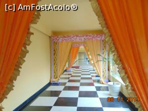 [P21] holul ce duce spre restaurantul mare deja decorat cu draperii si flori » foto by Yolanda
 - 
<span class="allrVoted glyphicon glyphicon-heart hidden" id="av1137462"></span>
<a class="m-l-10 hidden" id="sv1137462" onclick="voting_Foto_DelVot(,1137462,24895)" role="button">șterge vot <span class="glyphicon glyphicon-remove"></span></a>
<a id="v91137462" class=" c-red"  onclick="voting_Foto_SetVot(1137462)" role="button"><span class="glyphicon glyphicon-heart-empty"></span> <b>LIKE</b> = Votează poza</a> <img class="hidden"  id="f1137462W9" src="/imagini/loader.gif" border="0" /><span class="AjErrMes hidden" id="e1137462ErM"></span>