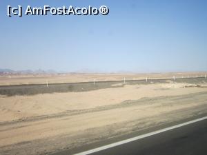 [P29] Desert, desert, dar soselele sunt de invidiat. Nu au autostrazi, ci cate o sosea cu 2 benzi pentru fiecare sens.  » foto by bica adriana
 - 
<span class="allrVoted glyphicon glyphicon-heart hidden" id="av1057822"></span>
<a class="m-l-10 hidden" id="sv1057822" onclick="voting_Foto_DelVot(,1057822,24947)" role="button">șterge vot <span class="glyphicon glyphicon-remove"></span></a>
<a id="v91057822" class=" c-red"  onclick="voting_Foto_SetVot(1057822)" role="button"><span class="glyphicon glyphicon-heart-empty"></span> <b>LIKE</b> = Votează poza</a> <img class="hidden"  id="f1057822W9" src="/imagini/loader.gif" border="0" /><span class="AjErrMes hidden" id="e1057822ErM"></span>