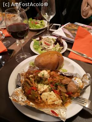 [P58] Restaurant Mykonos; da, feta și legume la cuptor » foto by crismis
 - 
<span class="allrVoted glyphicon glyphicon-heart hidden" id="av1062806"></span>
<a class="m-l-10 hidden" id="sv1062806" onclick="voting_Foto_DelVot(,1062806,25012)" role="button">șterge vot <span class="glyphicon glyphicon-remove"></span></a>
<a id="v91062806" class=" c-red"  onclick="voting_Foto_SetVot(1062806)" role="button"><span class="glyphicon glyphicon-heart-empty"></span> <b>LIKE</b> = Votează poza</a> <img class="hidden"  id="f1062806W9" src="/imagini/loader.gif" border="0" /><span class="AjErrMes hidden" id="e1062806ErM"></span>