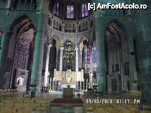 [P06] La Collegiale - Notre Dame de Dinant
vitralii superbe, coloane de marmura, altarul este ceva mai nou si mai modern » foto by amero
 - 
<span class="allrVoted glyphicon glyphicon-heart hidden" id="av482060"></span>
<a class="m-l-10 hidden" id="sv482060" onclick="voting_Foto_DelVot(,482060,25022)" role="button">șterge vot <span class="glyphicon glyphicon-remove"></span></a>
<a id="v9482060" class=" c-red"  onclick="voting_Foto_SetVot(482060)" role="button"><span class="glyphicon glyphicon-heart-empty"></span> <b>LIKE</b> = Votează poza</a> <img class="hidden"  id="f482060W9" src="/imagini/loader.gif" border="0" /><span class="AjErrMes hidden" id="e482060ErM"></span>