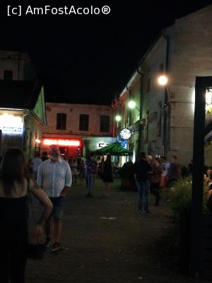 [P03] Printre turisti cautand restaurantul Międzymiastowa » foto by fredutza
 - 
<span class="allrVoted glyphicon glyphicon-heart hidden" id="av1066088"></span>
<a class="m-l-10 hidden" id="sv1066088" onclick="voting_Foto_DelVot(,1066088,25056)" role="button">șterge vot <span class="glyphicon glyphicon-remove"></span></a>
<a id="v91066088" class=" c-red"  onclick="voting_Foto_SetVot(1066088)" role="button"><span class="glyphicon glyphicon-heart-empty"></span> <b>LIKE</b> = Votează poza</a> <img class="hidden"  id="f1066088W9" src="/imagini/loader.gif" border="0" /><span class="AjErrMes hidden" id="e1066088ErM"></span>