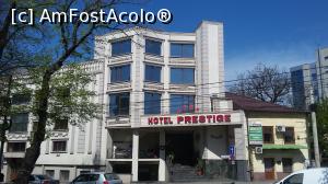 [P02] Hotel Prestige, Craiova - intrarea » foto by doina_c24
 - 
<span class="allrVoted glyphicon glyphicon-heart hidden" id="av1306184"></span>
<a class="m-l-10 hidden" id="sv1306184" onclick="voting_Foto_DelVot(,1306184,25067)" role="button">șterge vot <span class="glyphicon glyphicon-remove"></span></a>
<a id="v91306184" class=" c-red"  onclick="voting_Foto_SetVot(1306184)" role="button"><span class="glyphicon glyphicon-heart-empty"></span> <b>LIKE</b> = Votează poza</a> <img class="hidden"  id="f1306184W9" src="/imagini/loader.gif" border="0" /><span class="AjErrMes hidden" id="e1306184ErM"></span>