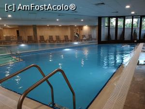 [P18] Tot piscina (peretele din stânga e acoperit cu o oglindă și spațiul pare mai mare decât e în realitate)  » foto by crismis
 - 
<span class="allrVoted glyphicon glyphicon-heart hidden" id="av1074771"></span>
<a class="m-l-10 hidden" id="sv1074771" onclick="voting_Foto_DelVot(,1074771,25193)" role="button">șterge vot <span class="glyphicon glyphicon-remove"></span></a>
<a id="v91074771" class=" c-red"  onclick="voting_Foto_SetVot(1074771)" role="button"><span class="glyphicon glyphicon-heart-empty"></span> <b>LIKE</b> = Votează poza</a> <img class="hidden"  id="f1074771W9" src="/imagini/loader.gif" border="0" /><span class="AjErrMes hidden" id="e1074771ErM"></span>