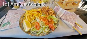 [P41] Calamari, cartofi şi salată » foto by irinad
 - 
<span class="allrVoted glyphicon glyphicon-heart hidden" id="av1407204"></span>
<a class="m-l-10 hidden" id="sv1407204" onclick="voting_Foto_DelVot(,1407204,25388)" role="button">șterge vot <span class="glyphicon glyphicon-remove"></span></a>
<a id="v91407204" class=" c-red"  onclick="voting_Foto_SetVot(1407204)" role="button"><span class="glyphicon glyphicon-heart-empty"></span> <b>LIKE</b> = Votează poza</a> <img class="hidden"  id="f1407204W9" src="/imagini/loader.gif" border="0" /><span class="AjErrMes hidden" id="e1407204ErM"></span>