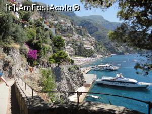 P07 [JUN-2019] Positano, vedere de pe drumul spre plaja Il Fornillo. 