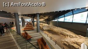 [P03] Napoli, portul turistic, intrarea în gara maritimă » foto by Dragoș_MD
 - 
<span class="allrVoted glyphicon glyphicon-heart hidden" id="av1529678"></span>
<a class="m-l-10 hidden" id="sv1529678" onclick="voting_Foto_DelVot(,1529678,25401)" role="button">șterge vot <span class="glyphicon glyphicon-remove"></span></a>
<a id="v91529678" class=" c-red"  onclick="voting_Foto_SetVot(1529678)" role="button"><span class="glyphicon glyphicon-heart-empty"></span> <b>LIKE</b> = Votează poza</a> <img class="hidden"  id="f1529678W9" src="/imagini/loader.gif" border="0" /><span class="AjErrMes hidden" id="e1529678ErM"></span>