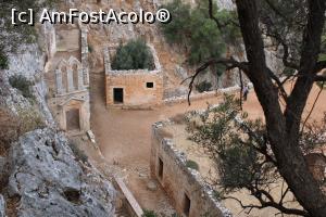 [P30] Creta, Peninsula Akrotiri, Mănăstirea Katholiko văzută de sus, de pe potecă » foto by mprofeanu
 - 
<span class="allrVoted glyphicon glyphicon-heart hidden" id="av1276328"></span>
<a class="m-l-10 hidden" id="sv1276328" onclick="voting_Foto_DelVot(,1276328,25424)" role="button">șterge vot <span class="glyphicon glyphicon-remove"></span></a>
<a id="v91276328" class=" c-red"  onclick="voting_Foto_SetVot(1276328)" role="button"><span class="glyphicon glyphicon-heart-empty"></span> <b>LIKE</b> = Votează poza</a> <img class="hidden"  id="f1276328W9" src="/imagini/loader.gif" border="0" /><span class="AjErrMes hidden" id="e1276328ErM"></span>