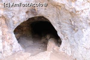 [P31] Creta, Peninsula Akrotiri, Peștera Sf. Ioan Pustnicul, Intrarea » foto by mprofeanu
 - 
<span class="allrVoted glyphicon glyphicon-heart hidden" id="av1276329"></span>
<a class="m-l-10 hidden" id="sv1276329" onclick="voting_Foto_DelVot(,1276329,25424)" role="button">șterge vot <span class="glyphicon glyphicon-remove"></span></a>
<a id="v91276329" class=" c-red"  onclick="voting_Foto_SetVot(1276329)" role="button"><span class="glyphicon glyphicon-heart-empty"></span> <b>LIKE</b> = Votează poza</a> <img class="hidden"  id="f1276329W9" src="/imagini/loader.gif" border="0" /><span class="AjErrMes hidden" id="e1276329ErM"></span>