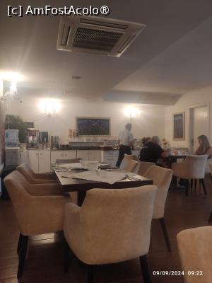 [P03] Restaurantul,în fundal se observă zona micului bufet » foto by wasi
 - 
<span class="allrVoted glyphicon glyphicon-heart hidden" id="av1534212"></span>
<a class="m-l-10 hidden" id="sv1534212" onclick="voting_Foto_DelVot(,1534212,25472)" role="button">șterge vot <span class="glyphicon glyphicon-remove"></span></a>
<a id="v91534212" class=" c-red"  onclick="voting_Foto_SetVot(1534212)" role="button"><span class="glyphicon glyphicon-heart-empty"></span> <b>LIKE</b> = Votează poza</a> <img class="hidden"  id="f1534212W9" src="/imagini/loader.gif" border="0" /><span class="AjErrMes hidden" id="e1534212ErM"></span>