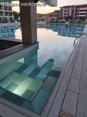 [P10] Vedere piscina » foto by ana anghel
 - 
<span class="allrVoted glyphicon glyphicon-heart hidden" id="av1179765"></span>
<a class="m-l-10 hidden" id="sv1179765" onclick="voting_Foto_DelVot(,1179765,25526)" role="button">șterge vot <span class="glyphicon glyphicon-remove"></span></a>
<a id="v91179765" class=" c-red"  onclick="voting_Foto_SetVot(1179765)" role="button"><span class="glyphicon glyphicon-heart-empty"></span> <b>LIKE</b> = Votează poza</a> <img class="hidden"  id="f1179765W9" src="/imagini/loader.gif" border="0" /><span class="AjErrMes hidden" id="e1179765ErM"></span>