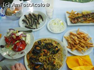 [P21] Sa avem pofta! Taverna Four seasons, aprox 200 -300 m de pensiunea Faros apatments. Orez cu fructe de mare, tzatziki, salata grecasca , souvlaki de pui , sardine la gratar... » foto by deli75
 - 
<span class="allrVoted glyphicon glyphicon-heart hidden" id="av1096950"></span>
<a class="m-l-10 hidden" id="sv1096950" onclick="voting_Foto_DelVot(,1096950,25552)" role="button">șterge vot <span class="glyphicon glyphicon-remove"></span></a>
<a id="v91096950" class=" c-red"  onclick="voting_Foto_SetVot(1096950)" role="button"><span class="glyphicon glyphicon-heart-empty"></span> <b>LIKE</b> = Votează poza</a> <img class="hidden"  id="f1096950W9" src="/imagini/loader.gif" border="0" /><span class="AjErrMes hidden" id="e1096950ErM"></span>