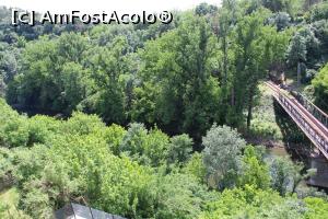 [P36] Veliko Tarnovo, HiStory INN Unique Guest House, Podul căii ferate peste Râul Yantra, se vede puțin din Colțul Curții pensiunii, poză mărită » foto by mprofeanu
 - 
<span class="allrVoted glyphicon glyphicon-heart hidden" id="av1262037"></span>
<a class="m-l-10 hidden" id="sv1262037" onclick="voting_Foto_DelVot(,1262037,25596)" role="button">șterge vot <span class="glyphicon glyphicon-remove"></span></a>
<a id="v91262037" class=" c-red"  onclick="voting_Foto_SetVot(1262037)" role="button"><span class="glyphicon glyphicon-heart-empty"></span> <b>LIKE</b> = Votează poza</a> <img class="hidden"  id="f1262037W9" src="/imagini/loader.gif" border="0" /><span class="AjErrMes hidden" id="e1262037ErM"></span>