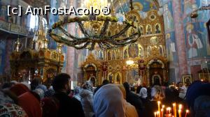 [P13] Diveevo. Mănăstirea Sfântul Serafim de Sarov: interior din Catedrala Sfintei Treimi, unde se află moaștele Sfântului Serafim și icoana făcătoare de minuni a Maicii Domnului ”Umilenie” » foto by mariana.olaru
 - 
<span class="allrVoted glyphicon glyphicon-heart hidden" id="av1103163"></span>
<a class="m-l-10 hidden" id="sv1103163" onclick="voting_Foto_DelVot(,1103163,25634)" role="button">șterge vot <span class="glyphicon glyphicon-remove"></span></a>
<a id="v91103163" class=" c-red"  onclick="voting_Foto_SetVot(1103163)" role="button"><span class="glyphicon glyphicon-heart-empty"></span> <b>LIKE</b> = Votează poza</a> <img class="hidden"  id="f1103163W9" src="/imagini/loader.gif" border="0" /><span class="AjErrMes hidden" id="e1103163ErM"></span>