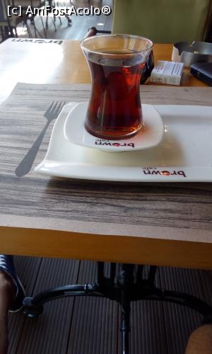 [P02] Celebrul ceai turcesc. La terasa Brown Cafe langa outlet Margi » foto by M'Liviu
 - 
<span class="allrVoted glyphicon glyphicon-heart hidden" id="av1112682"></span>
<a class="m-l-10 hidden" id="sv1112682" onclick="voting_Foto_DelVot(,1112682,25711)" role="button">șterge vot <span class="glyphicon glyphicon-remove"></span></a>
<a id="v91112682" class=" c-red"  onclick="voting_Foto_SetVot(1112682)" role="button"><span class="glyphicon glyphicon-heart-empty"></span> <b>LIKE</b> = Votează poza</a> <img class="hidden"  id="f1112682W9" src="/imagini/loader.gif" border="0" /><span class="AjErrMes hidden" id="e1112682ErM"></span>