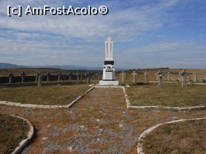 [P11] Șelimbăr - Monumentul Eroilor realizat în 1932 cinstește memoria eroilor români din primul război mondial și amintește de victoria de la Șelimbăr.  » foto by iulianic
 - 
<span class="allrVoted glyphicon glyphicon-heart hidden" id="av1111535"></span>
<a class="m-l-10 hidden" id="sv1111535" onclick="voting_Foto_DelVot(,1111535,25745)" role="button">șterge vot <span class="glyphicon glyphicon-remove"></span></a>
<a id="v91111535" class=" c-red"  onclick="voting_Foto_SetVot(1111535)" role="button"><span class="glyphicon glyphicon-heart-empty"></span> <b>LIKE</b> = Votează poza</a> <img class="hidden"  id="f1111535W9" src="/imagini/loader.gif" border="0" /><span class="AjErrMes hidden" id="e1111535ErM"></span>