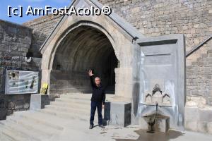 [P39] Armenia, Mănăstirea Tatev, Poarta veche și Fântâna, în stânga se vede panoul cu fântâna ruinată și cum arată acum...  » foto by mprofeanu
 - 
<span class="allrVoted glyphicon glyphicon-heart hidden" id="av1117776"></span>
<a class="m-l-10 hidden" id="sv1117776" onclick="voting_Foto_DelVot(,1117776,25788)" role="button">șterge vot <span class="glyphicon glyphicon-remove"></span></a>
<a id="v91117776" class=" c-red"  onclick="voting_Foto_SetVot(1117776)" role="button"><span class="glyphicon glyphicon-heart-empty"></span> <b>LIKE</b> = Votează poza</a> <img class="hidden"  id="f1117776W9" src="/imagini/loader.gif" border="0" /><span class="AjErrMes hidden" id="e1117776ErM"></span>