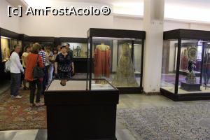 [P43] Echmiadzin, Muzeul Alex și Marie Manoogian Casa Trezoreriei, Exponate și turiști » foto by mprofeanu
 - 
<span class="allrVoted glyphicon glyphicon-heart hidden" id="av1135606"></span>
<a class="m-l-10 hidden" id="sv1135606" onclick="voting_Foto_DelVot(,1135606,25788)" role="button">șterge vot <span class="glyphicon glyphicon-remove"></span></a>
<a id="v91135606" class=" c-red"  onclick="voting_Foto_SetVot(1135606)" role="button"><span class="glyphicon glyphicon-heart-empty"></span> <b>LIKE</b> = Votează poza</a> <img class="hidden"  id="f1135606W9" src="/imagini/loader.gif" border="0" /><span class="AjErrMes hidden" id="e1135606ErM"></span>