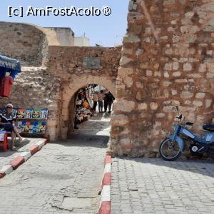 [P31] Hammamet, Medina, Bab Bhar (Poarta Mării), în stânga zidul Medinei, în dreapta zidul Fortului » foto by mprofeanu
 - 
<span class="allrVoted glyphicon glyphicon-heart hidden" id="av1441749"></span>
<a class="m-l-10 hidden" id="sv1441749" onclick="voting_Foto_DelVot(,1441749,25830)" role="button">șterge vot <span class="glyphicon glyphicon-remove"></span></a>
<a id="v91441749" class=" c-red"  onclick="voting_Foto_SetVot(1441749)" role="button"><span class="glyphicon glyphicon-heart-empty"></span> <b>LIKE</b> = Votează poza</a> <img class="hidden"  id="f1441749W9" src="/imagini/loader.gif" border="0" /><span class="AjErrMes hidden" id="e1441749ErM"></span>