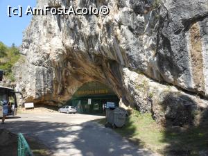 [P01] Peștera Lazareva - monument al naturii în Carpații Serbiei. Intrarea.  » foto by iulianic
 - 
<span class="allrVoted glyphicon glyphicon-heart hidden" id="av1132085"></span>
<a class="m-l-10 hidden" id="sv1132085" onclick="voting_Foto_DelVot(,1132085,25980)" role="button">șterge vot <span class="glyphicon glyphicon-remove"></span></a>
<a id="v91132085" class=" c-red"  onclick="voting_Foto_SetVot(1132085)" role="button"><span class="glyphicon glyphicon-heart-empty"></span> <b>LIKE</b> = Votează poza</a> <img class="hidden"  id="f1132085W9" src="/imagini/loader.gif" border="0" /><span class="AjErrMes hidden" id="e1132085ErM"></span>