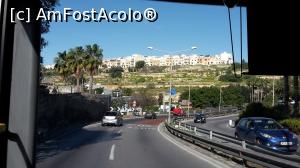 [P07] Am plecat cu autobuzul din aeroport spre Sliema, destul de aproape de aeroport, se circula pe cealalta parte.  » foto by Nicu
 - 
<span class="allrVoted glyphicon glyphicon-heart hidden" id="av960064"></span>
<a class="m-l-10 hidden" id="sv960064" onclick="voting_Foto_DelVot(,960064,26050)" role="button">șterge vot <span class="glyphicon glyphicon-remove"></span></a>
<a id="v9960064" class=" c-red"  onclick="voting_Foto_SetVot(960064)" role="button"><span class="glyphicon glyphicon-heart-empty"></span> <b>LIKE</b> = Votează poza</a> <img class="hidden"  id="f960064W9" src="/imagini/loader.gif" border="0" /><span class="AjErrMes hidden" id="e960064ErM"></span>