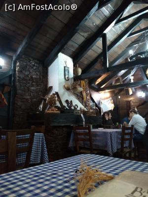 [P05] Restaurant Vajat (Aranđelovac) - interior » foto by Dragoș_MD
 - 
<span class="allrVoted glyphicon glyphicon-heart hidden" id="av1141566"></span>
<a class="m-l-10 hidden" id="sv1141566" onclick="voting_Foto_DelVot(,1141566,26100)" role="button">șterge vot <span class="glyphicon glyphicon-remove"></span></a>
<a id="v91141566" class=" c-red"  onclick="voting_Foto_SetVot(1141566)" role="button"><span class="glyphicon glyphicon-heart-empty"></span> <b>LIKE</b> = Votează poza</a> <img class="hidden"  id="f1141566W9" src="/imagini/loader.gif" border="0" /><span class="AjErrMes hidden" id="e1141566ErM"></span>