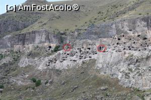 [P03] Vardzia, un mozaic pe coasta muntelui, poză mărită... 1 - Clopotnița, 2 - Biserica Adormirea Maicii Domnului... Biserica este la mijlocul orașului împărțindu-l în două zone: de Vest prin care se intră și de Est pe unde se poate coborî la baza muntelui... » foto by mprofeanu
 - 
<span class="allrVoted glyphicon glyphicon-heart hidden" id="av1142445"></span>
<a class="m-l-10 hidden" id="sv1142445" onclick="voting_Foto_DelVot(,1142445,26115)" role="button">șterge vot <span class="glyphicon glyphicon-remove"></span></a>
<a id="v91142445" class=" c-red"  onclick="voting_Foto_SetVot(1142445)" role="button"><span class="glyphicon glyphicon-heart-empty"></span> <b>LIKE</b> = Votează poza</a> <img class="hidden"  id="f1142445W9" src="/imagini/loader.gif" border="0" /><span class="AjErrMes hidden" id="e1142445ErM"></span>