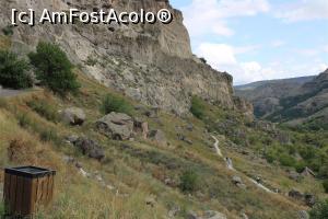 [P06] Vardzia, Poteca de întoarcere văzută de sus dar și o parte din oraș pe versantul muntelui » foto by mprofeanu
 - 
<span class="allrVoted glyphicon glyphicon-heart hidden" id="av1142448"></span>
<a class="m-l-10 hidden" id="sv1142448" onclick="voting_Foto_DelVot(,1142448,26115)" role="button">șterge vot <span class="glyphicon glyphicon-remove"></span></a>
<a id="v91142448" class=" c-red"  onclick="voting_Foto_SetVot(1142448)" role="button"><span class="glyphicon glyphicon-heart-empty"></span> <b>LIKE</b> = Votează poza</a> <img class="hidden"  id="f1142448W9" src="/imagini/loader.gif" border="0" /><span class="AjErrMes hidden" id="e1142448ErM"></span>