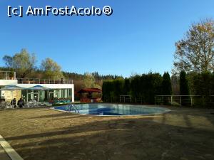 [P19] Hotelul Relax Coop din Vonesta Voda. Micuta piscina exterioara, golita de apa la vreme de toamna tarzie.  » foto by Floria
 - 
<span class="allrVoted glyphicon glyphicon-heart hidden" id="av1143253"></span>
<a class="m-l-10 hidden" id="sv1143253" onclick="voting_Foto_DelVot(,1143253,26120)" role="button">șterge vot <span class="glyphicon glyphicon-remove"></span></a>
<a id="v91143253" class=" c-red"  onclick="voting_Foto_SetVot(1143253)" role="button"><span class="glyphicon glyphicon-heart-empty"></span> <b>LIKE</b> = Votează poza</a> <img class="hidden"  id="f1143253W9" src="/imagini/loader.gif" border="0" /><span class="AjErrMes hidden" id="e1143253ErM"></span>