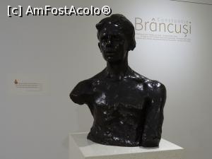 [P14] Constantin Brâncuși - bustul pictorului Dărăscu.  » foto by tata123 🔱
 - 
<span class="allrVoted glyphicon glyphicon-heart hidden" id="av1146735"></span>
<a class="m-l-10 hidden" id="sv1146735" onclick="voting_Foto_DelVot(,1146735,26145)" role="button">șterge vot <span class="glyphicon glyphicon-remove"></span></a>
<a id="v91146735" class=" c-red"  onclick="voting_Foto_SetVot(1146735)" role="button"><span class="glyphicon glyphicon-heart-empty"></span> <b>LIKE</b> = Votează poza</a> <img class="hidden"  id="f1146735W9" src="/imagini/loader.gif" border="0" /><span class="AjErrMes hidden" id="e1146735ErM"></span>