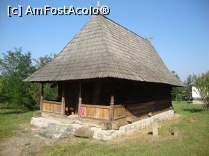 [P22] Conform celor afișate, biserica aceasta are hramul ”Intrarea în biserică”, datează din anul 1771 și a fost strămutată la muzeu în anul 2003 din comuna Crețeni, satul Mrenești. Acest lăcaș de cult este declarat monument istoric.  » foto by Floryn81
 - 
<span class="allrVoted glyphicon glyphicon-heart hidden" id="av715854"></span>
<a class="m-l-10 hidden" id="sv715854" onclick="voting_Foto_DelVot(,715854,26230)" role="button">șterge vot <span class="glyphicon glyphicon-remove"></span></a>
<a id="v9715854" class=" c-red"  onclick="voting_Foto_SetVot(715854)" role="button"><span class="glyphicon glyphicon-heart-empty"></span> <b>LIKE</b> = Votează poza</a> <img class="hidden"  id="f715854W9" src="/imagini/loader.gif" border="0" /><span class="AjErrMes hidden" id="e715854ErM"></span>