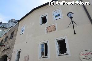 [P04] Festungsgasse, strada unde se află staţia telegondolei ce urcă la Festung Hohensalzburg (Cetatea Hohensalzburg). Dacă vă uitaţi atent în stânga veţi vede firma din fier forjat a locaţiei căutate.  » foto by unq
 - 
<span class="allrVoted glyphicon glyphicon-heart hidden" id="av485985"></span>
<a class="m-l-10 hidden" id="sv485985" onclick="voting_Foto_DelVot(,485985,26232)" role="button">șterge vot <span class="glyphicon glyphicon-remove"></span></a>
<a id="v9485985" class=" c-red"  onclick="voting_Foto_SetVot(485985)" role="button"><span class="glyphicon glyphicon-heart-empty"></span> <b>LIKE</b> = Votează poza</a> <img class="hidden"  id="f485985W9" src="/imagini/loader.gif" border="0" /><span class="AjErrMes hidden" id="e485985ErM"></span>