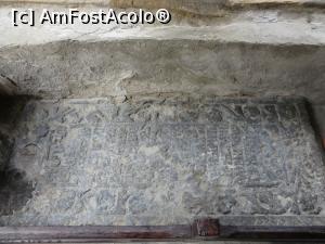 [P08] Piatra funerară a episcopului Ștefan al Râmnicului (1693) amplasată în pridvorul bisericii - Mănăstirea Sărăcinești.  » foto by tata123 🔱
 - 
<span class="allrVoted glyphicon glyphicon-heart hidden" id="av763437"></span>
<a class="m-l-10 hidden" id="sv763437" onclick="voting_Foto_DelVot(,763437,26241)" role="button">șterge vot <span class="glyphicon glyphicon-remove"></span></a>
<a id="v9763437" class=" c-red"  onclick="voting_Foto_SetVot(763437)" role="button"><span class="glyphicon glyphicon-heart-empty"></span> <b>LIKE</b> = Votează poza</a> <img class="hidden"  id="f763437W9" src="/imagini/loader.gif" border="0" /><span class="AjErrMes hidden" id="e763437ErM"></span>